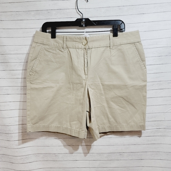 LOFT KHAKI CHINO SHORTS SZ 10, BRAND NEW W TAGS, 100% COTTON - Picture 1 of 8